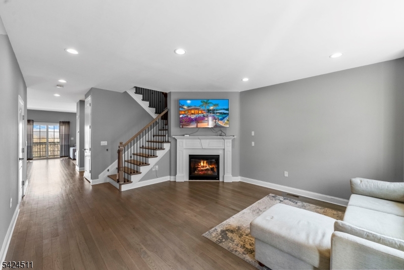 64 Halina Lane Butler, NJ 07405 - Photo 9 of 50