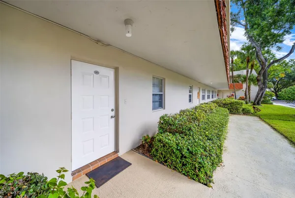 $2,450 | 801 Cypress Boulevard, Unit 107C, Pompano Beach, FL 33069