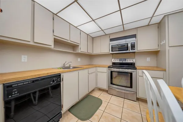 $2,450 | 801 Cypress Boulevard, Unit 107C, Pompano Beach, FL 33069