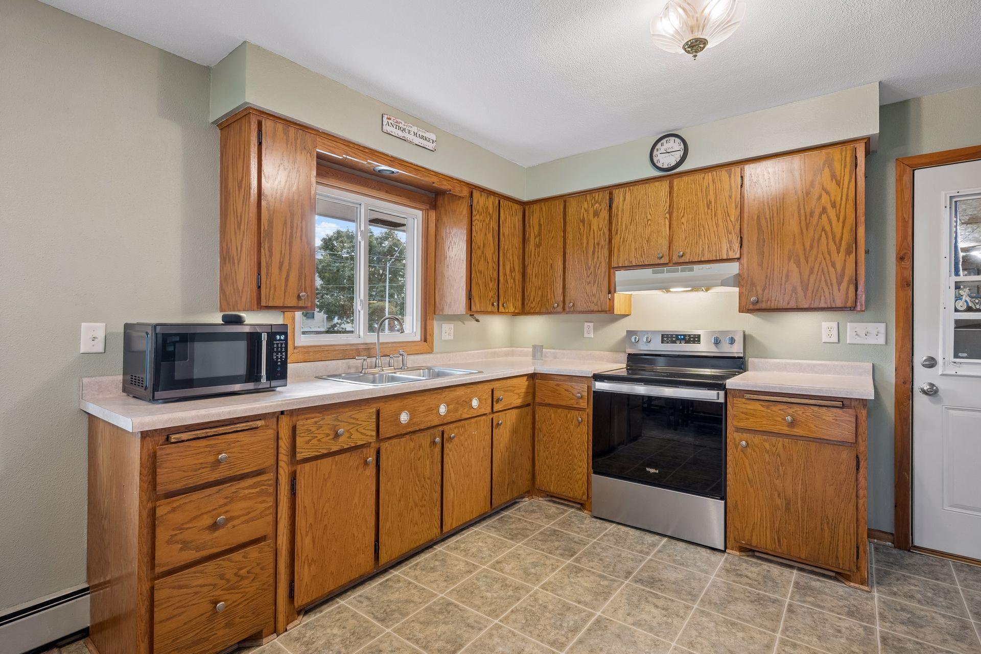1517 Oak Grove Road Southwest St. Cloud, MN 56301 - Photo 7 of 39 Gallery Image 7