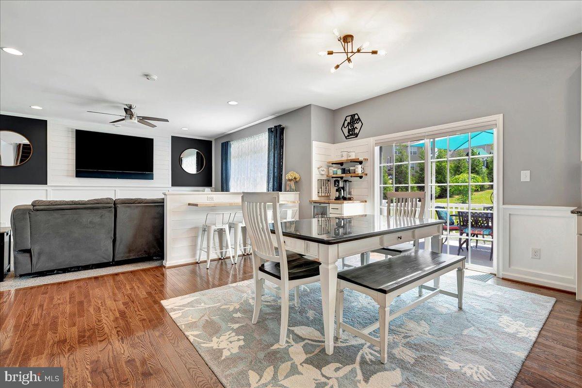 30 Abby Road Avondale, PA 19311 - Photo 7 of 36 Breakfast Room looking toward Family Room