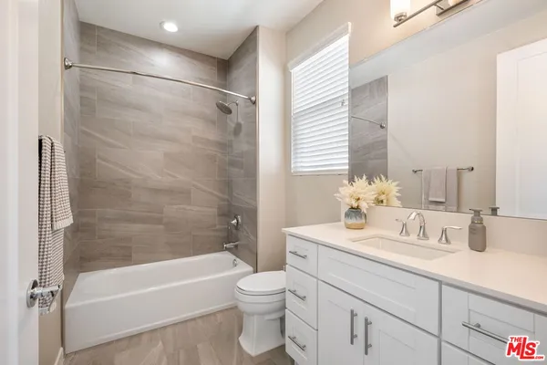 $6,695 | 4412 Paxton Place, Calabasas, CA 91302