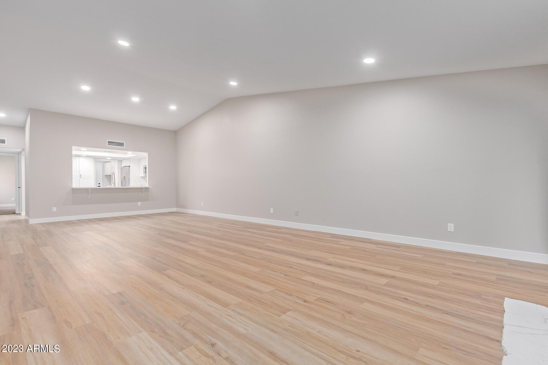 2059 East Brown Road, Unit 84 Mesa, AZ 85213 - Photo 11 of 39 09 Brown 2059 UNIT 84