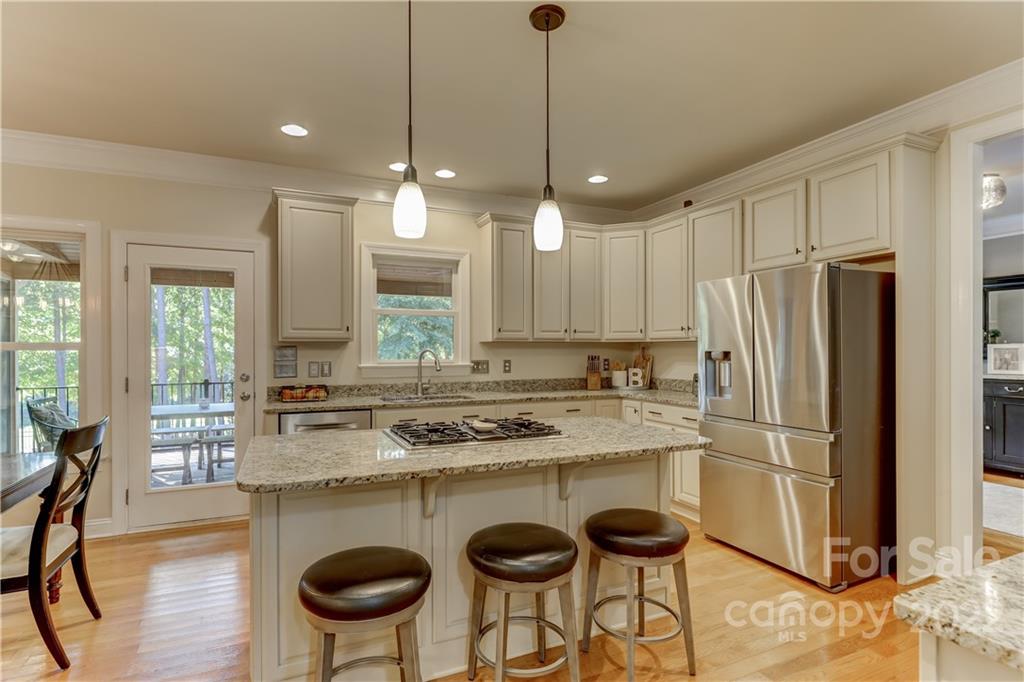 16627 Turtle Point Road Charlotte, NC 28278 - Photo 9 of 48 Gallery Image 9
