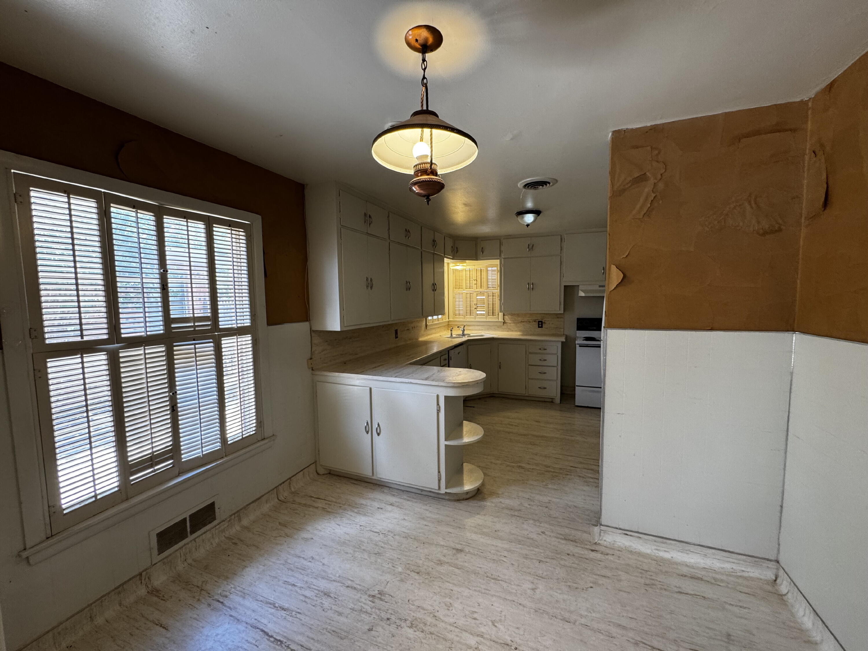 3808 23rd Street Lubbock, TX 79410 - Photo 5 of 12 IMG_7282