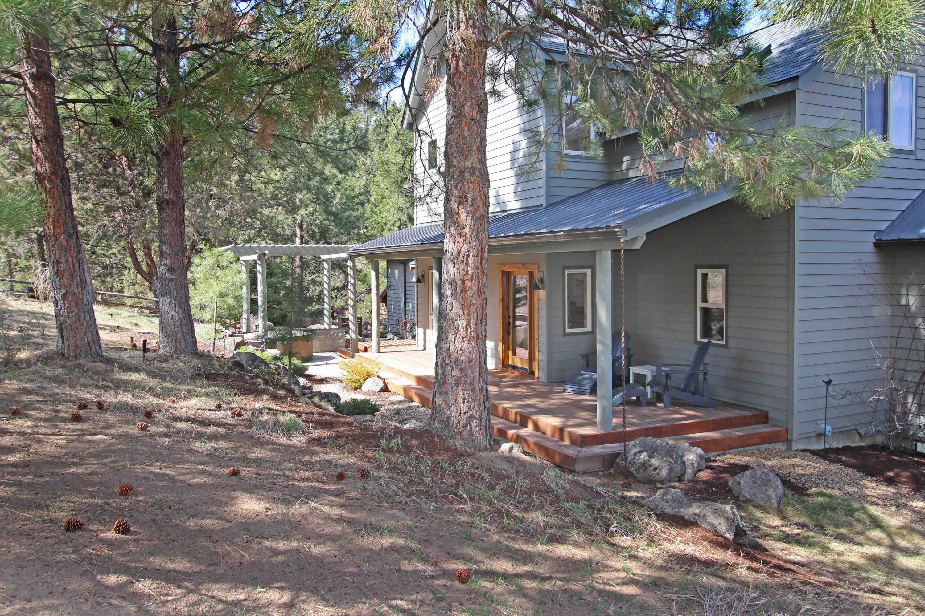 2185 Northwest Putnam Road Bend, OR 97703 - Photo 5 of 39 IMG_3936