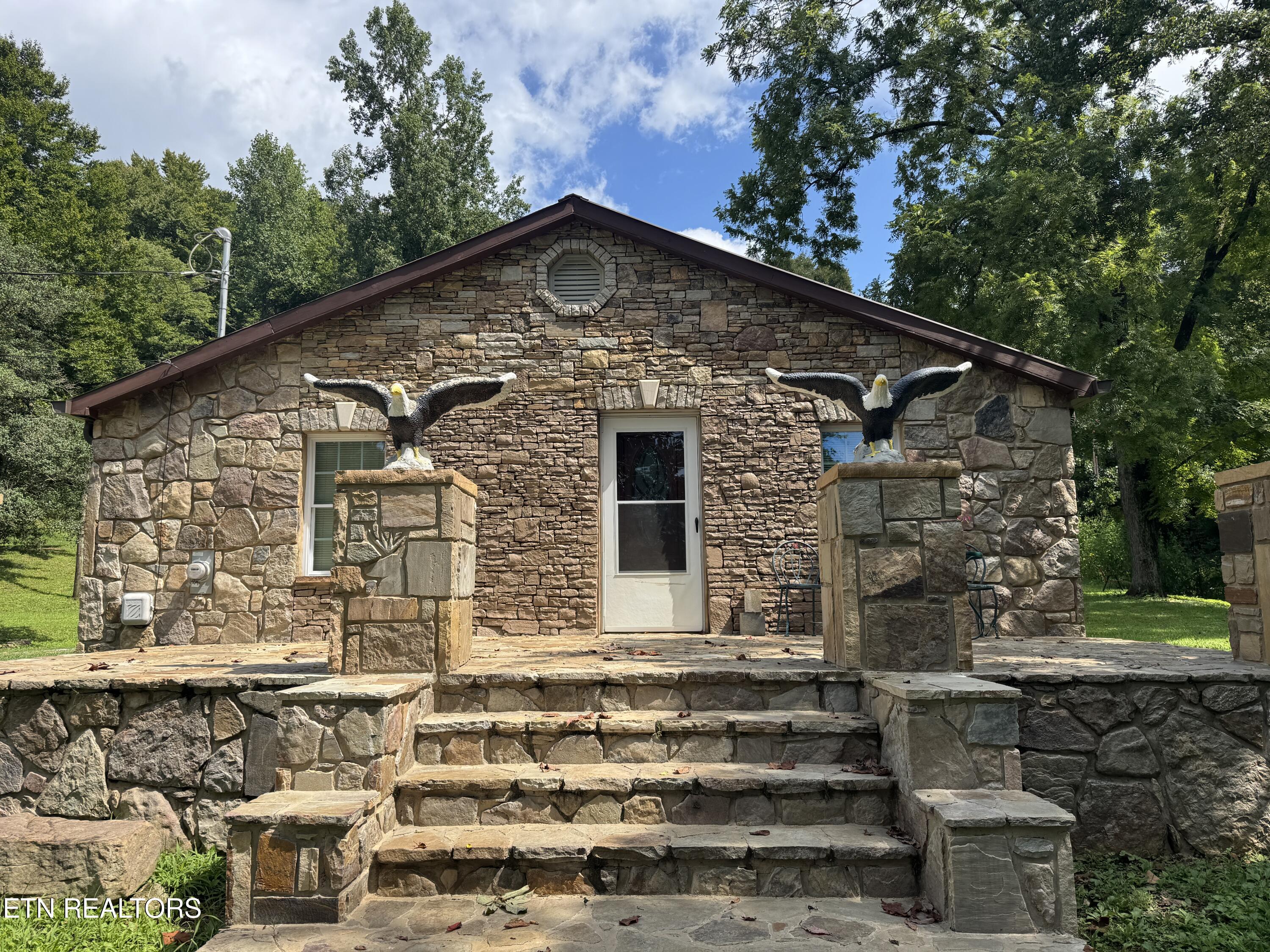 557 Half Moon Road Oliver Springs, TN 37840 - Photo 1 of 48 IMG_5053