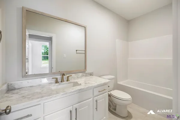 $362,990 | 10656 Deric Avenue, Denham Springs, LA 70726