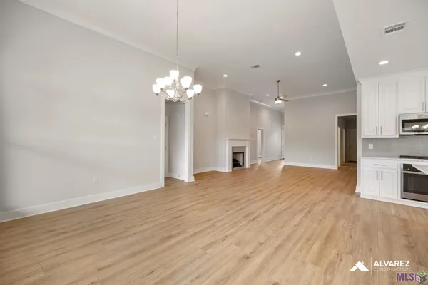 $362,990 | 10656 Deric Avenue, Denham Springs, LA 70726