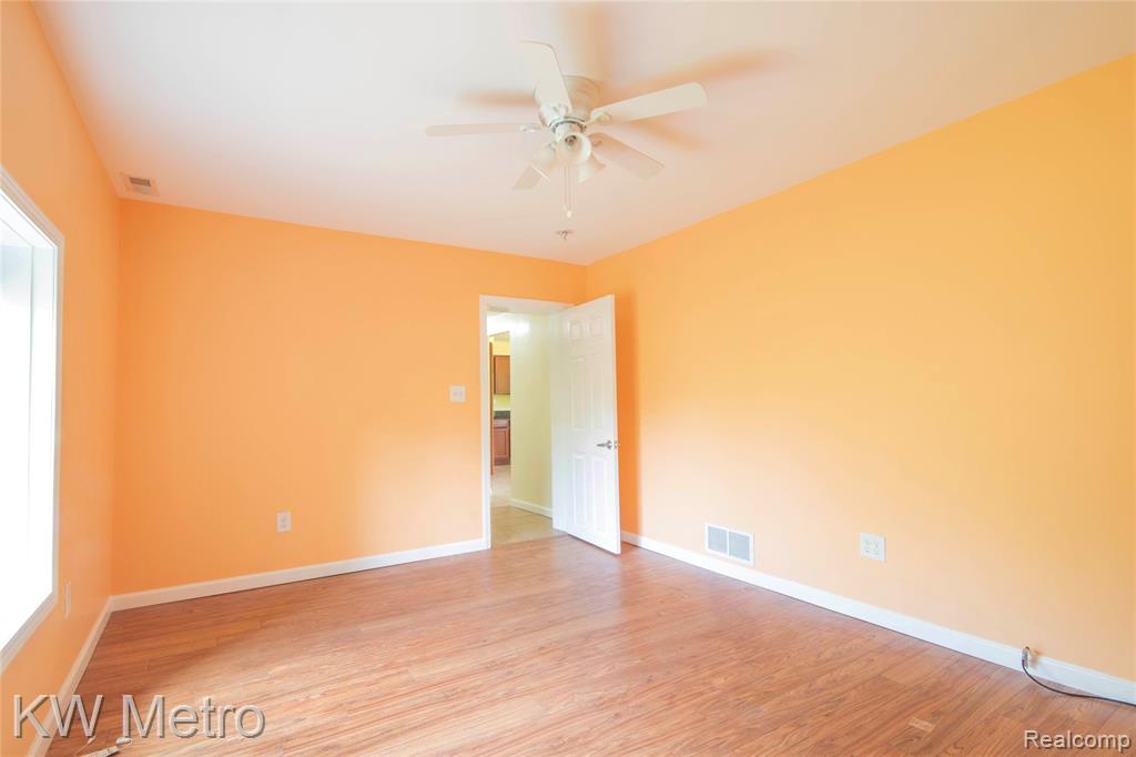 10800 Holland Road Taylor, MI 48180 - Photo 9 of 16