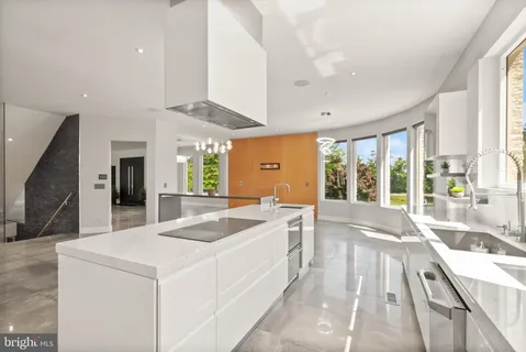 $2,499,000 | 6600 Reserves Hill Court, Annandale, VA 22003