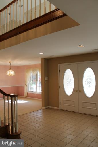 17617 Norwood Road Sandy Spring, MD 20860 - Photo 9 of 30 Foyer
