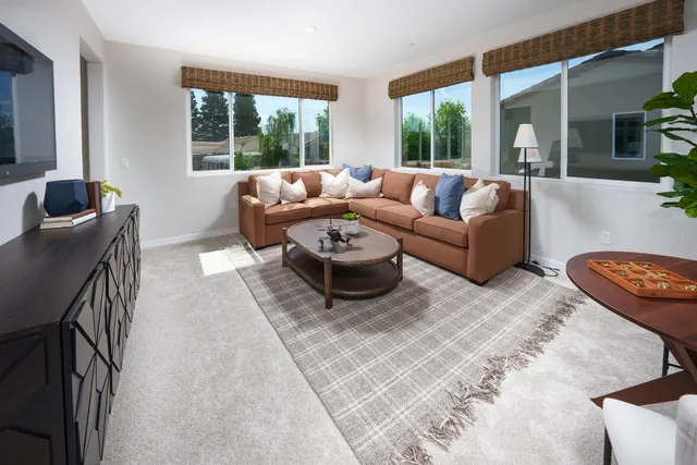 $610,990 | 2215 White Gold Way, Olivehurst, CA 95961