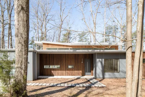 $1,500,000 | 928 Shorefront Lane, Hillsborough, NC 27278