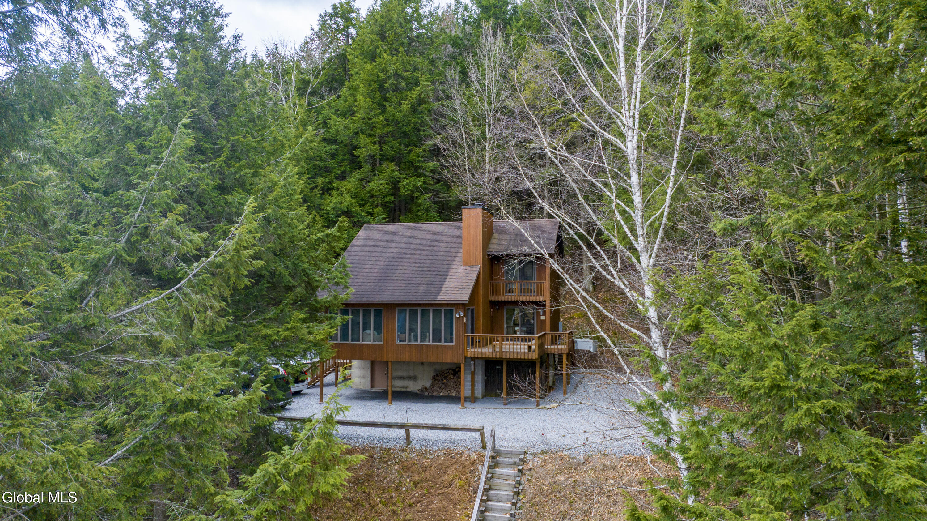 Contemporary on 40 Acres!