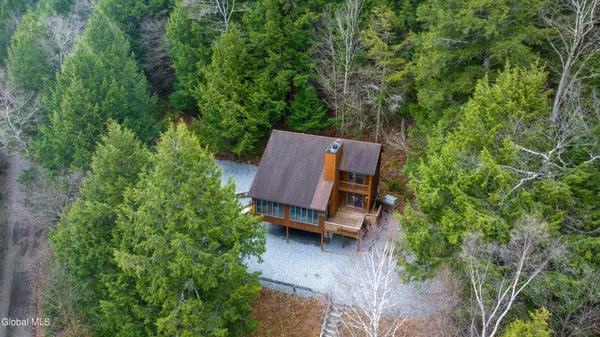 $575,000 | 441 East Kelm Pond Road, Warrensburg, NY 12817