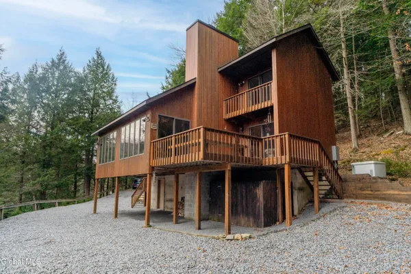 $575,000 | 441 East Kelm Pond Road, Warrensburg, NY 12817