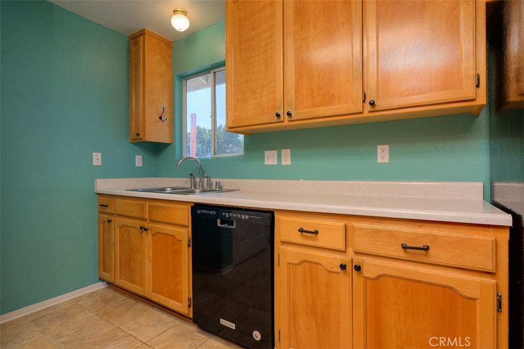 2732 Lowell Drive Chico, CA 95973 - Photo 13 of 40 a bathroom with a sink and a mirror