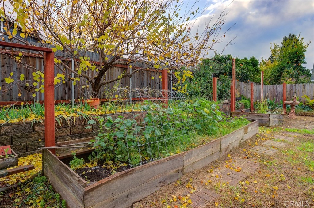 2732 Lowell Drive Chico, CA 95973 - Photo 35 of 40 a front view of a house with garden