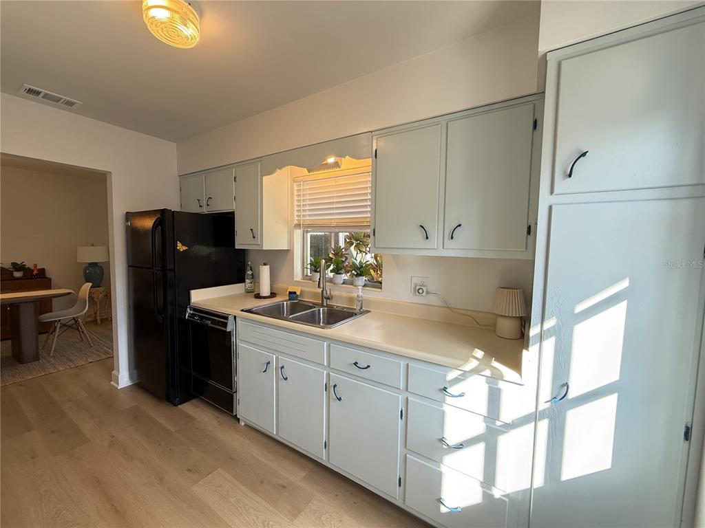 199 Tropic Boulevard West Largo, FL 33770 - Photo 12 of 40