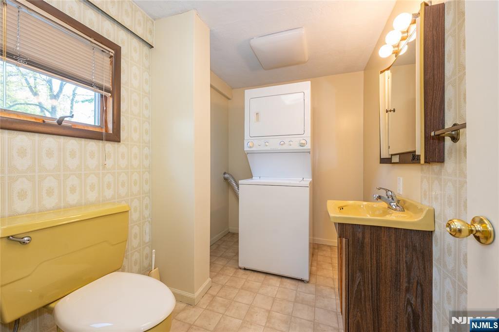 27 Glen Road West Orange, NJ 07052 - Photo 10 of 25