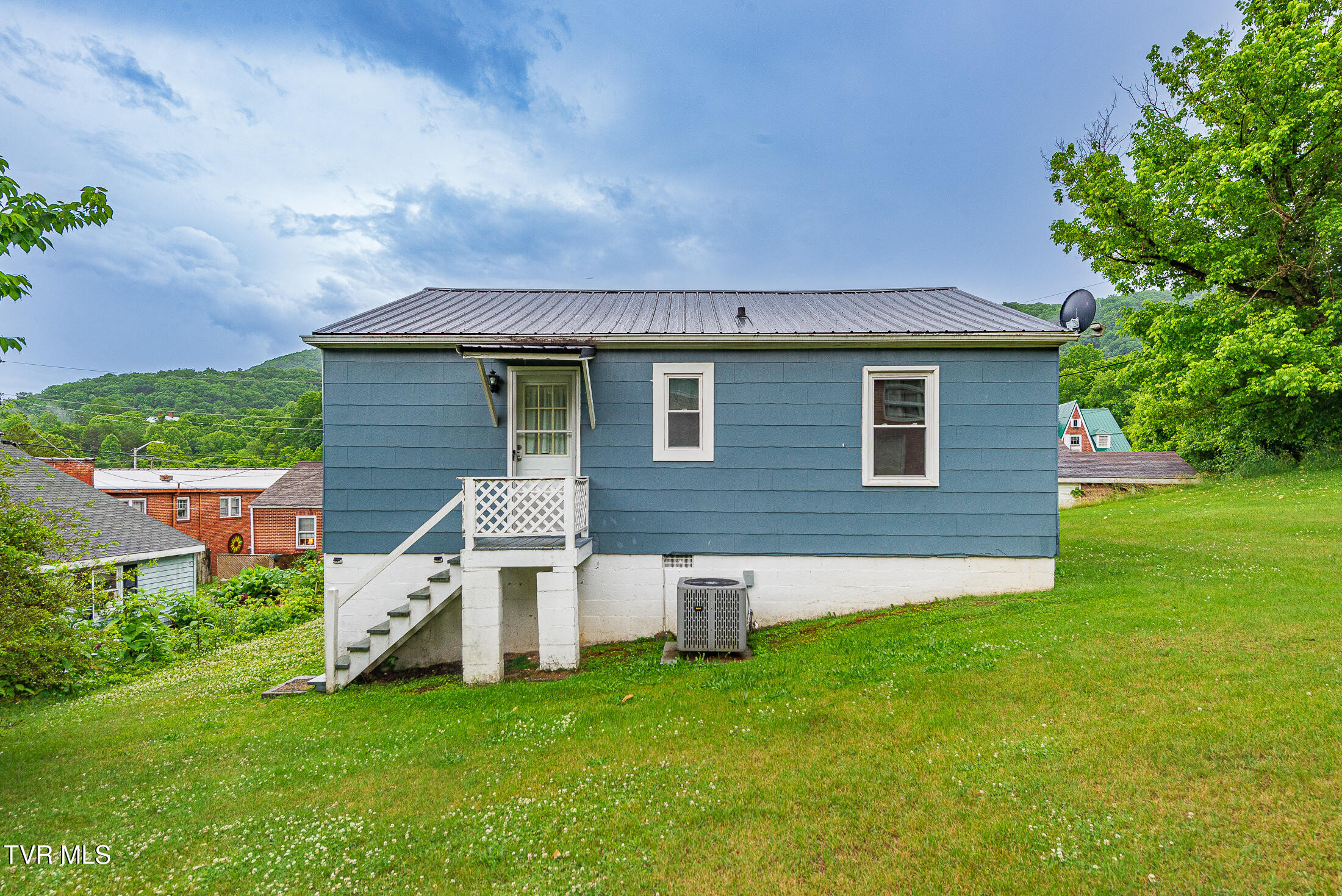 128 Beacon Street Gate City, VA 24251 - Photo 2 of 20 exterior