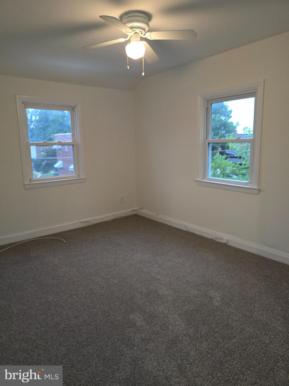 8625 Black Oak Road Baltimore, MD 21234 - Photo 12 of 36 an empty room with a window