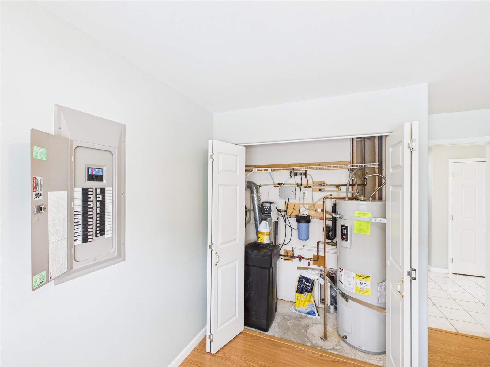 1023 North Adams Street Republic, WA 99166 - Photo 17 of 33 a view of a living room