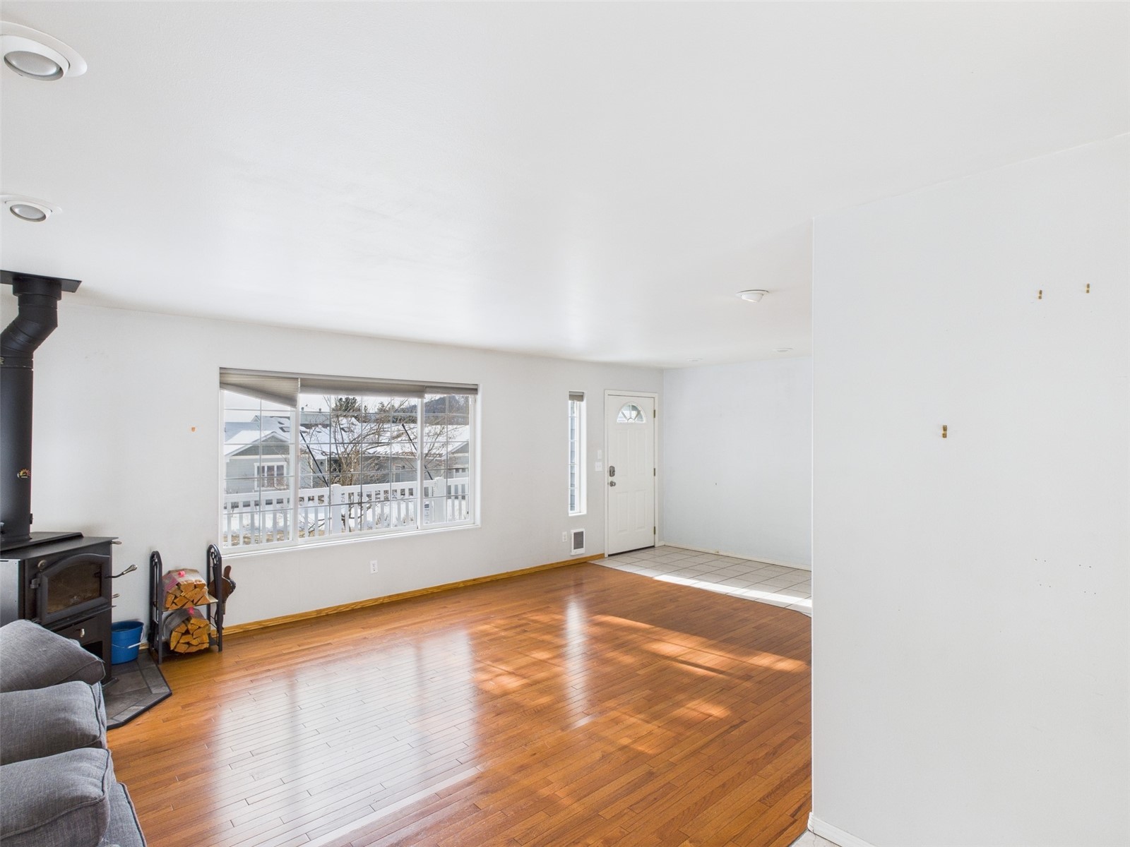 1023 North Adams Street Republic, WA 99166 - Photo 4 of 33 a view of an empty room with a window