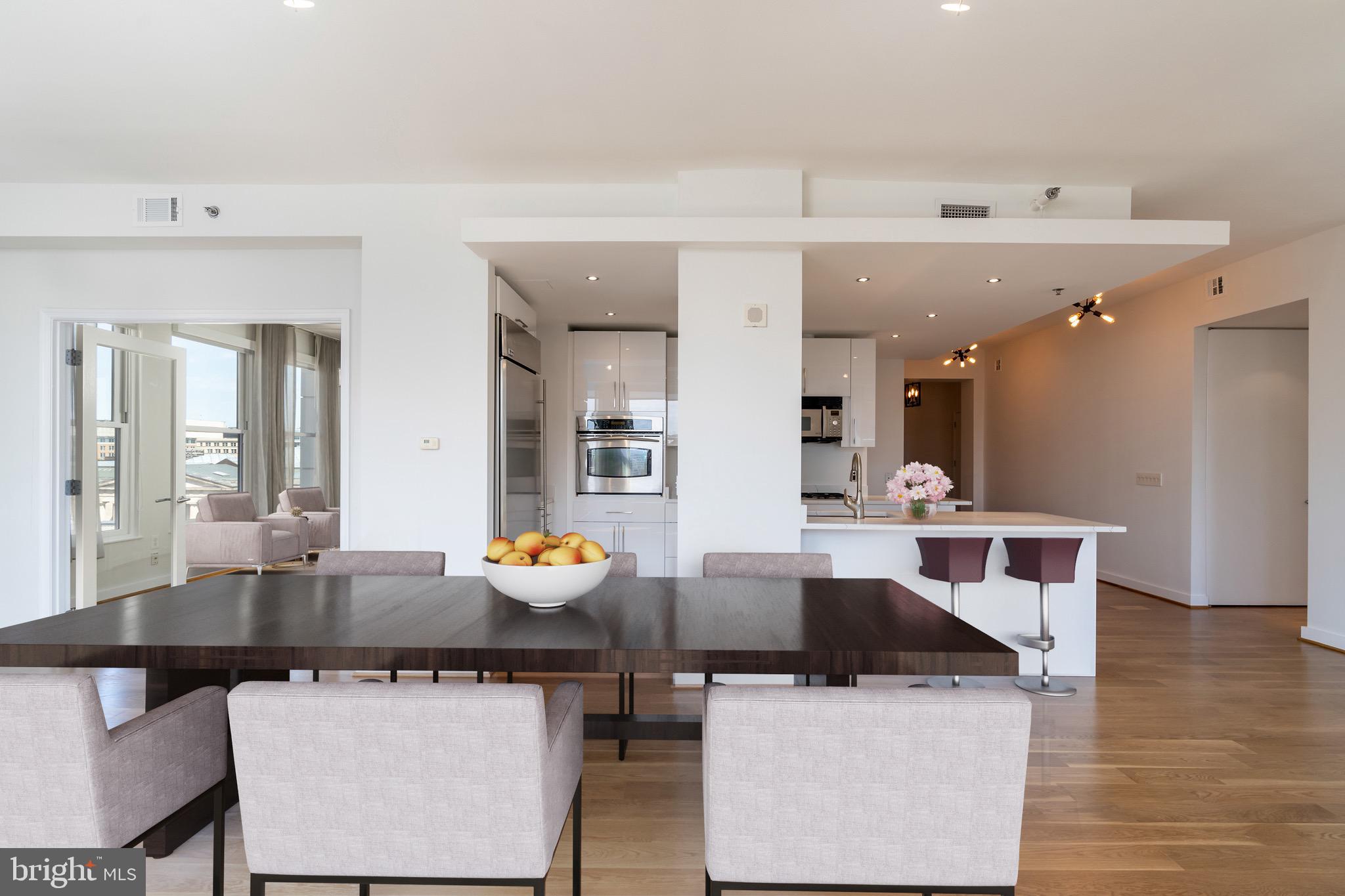 675 E Street Northwest, Unit 900 Washington, DC 20004 - Photo 7 of 46 Kitchen/dining