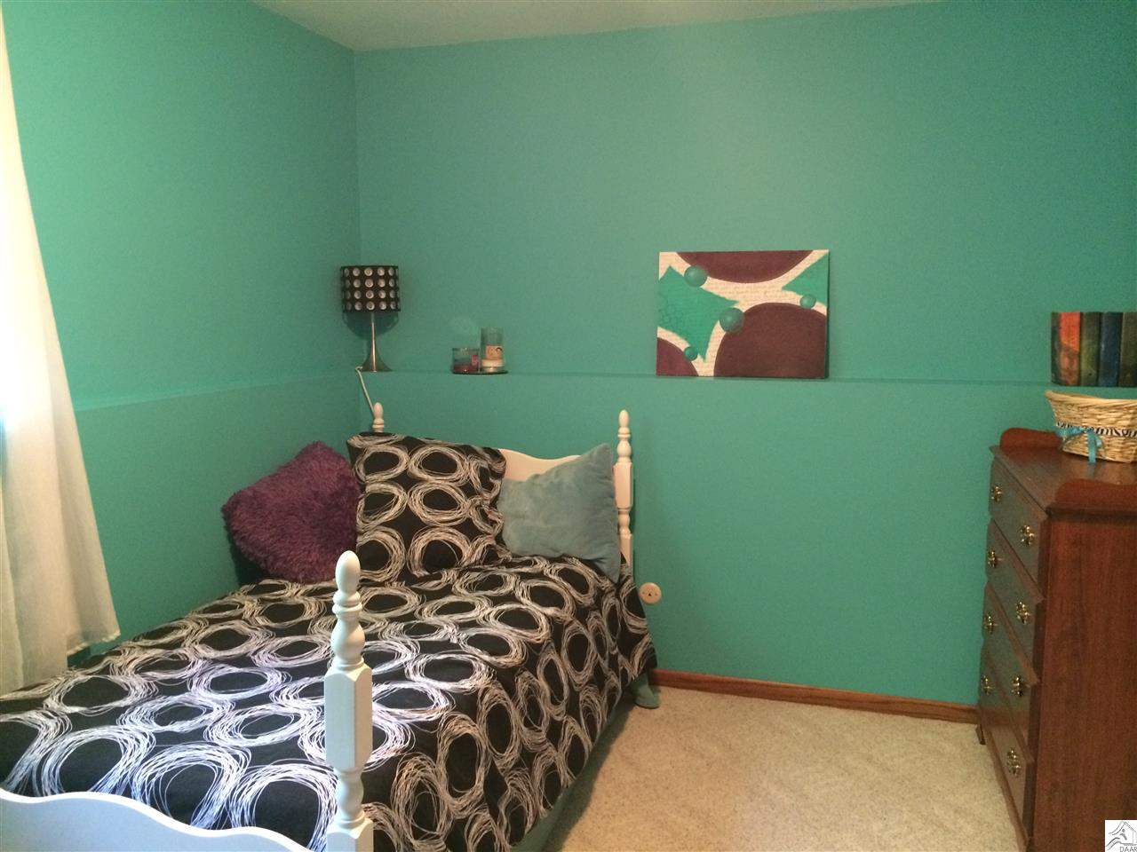 121 Gleason Road Duluth, MN 55810 - Photo 2 of 16 Gallery Image 2