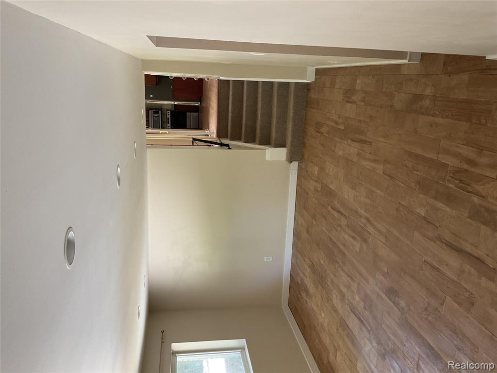 7096 Riverstone Road West Bloomfield, MI 48322 - Photo 14 of 26