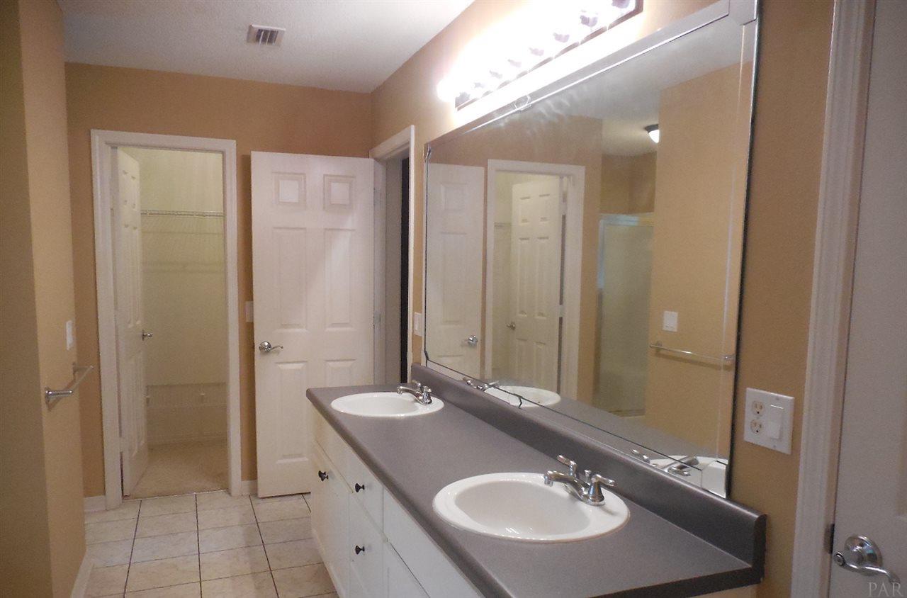 5962 Ridgeview Drive Milton, FL 32570 - Photo 13 of 33 Gallery Image 13