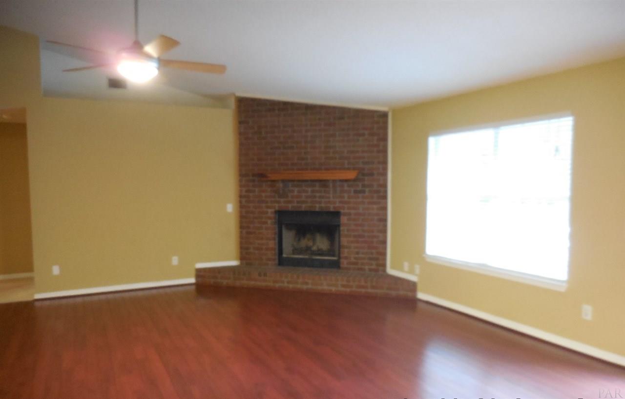 5962 Ridgeview Drive Milton, FL 32570 - Photo 4 of 33 Gallery Image 4