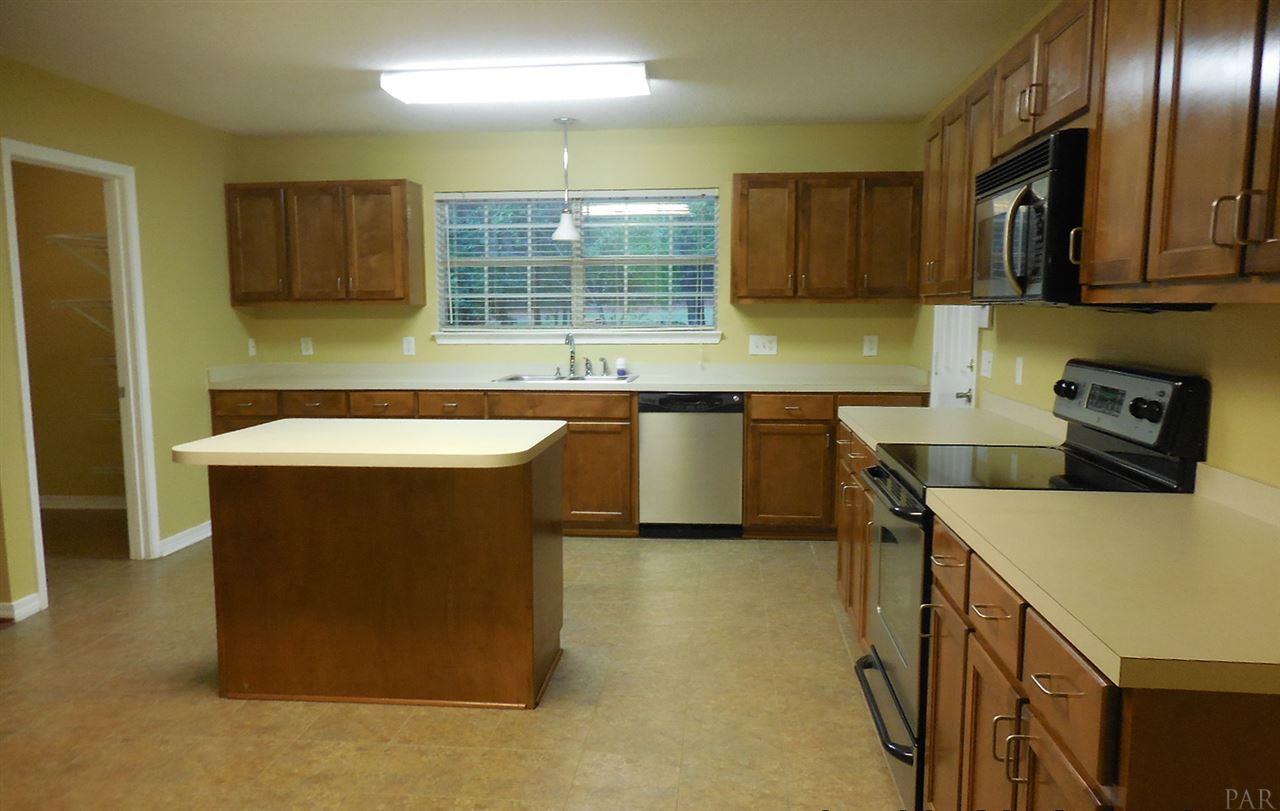 5962 Ridgeview Drive Milton, FL 32570 - Photo 7 of 33 Gallery Image 7