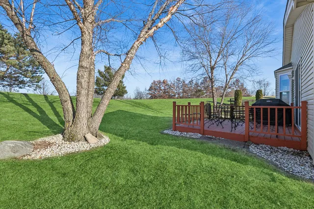 $185,000 | 3840 Fox Hunt Way, Grayslake, IL 60030