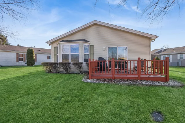 $185,000 | 3840 Fox Hunt Way, Grayslake, IL 60030