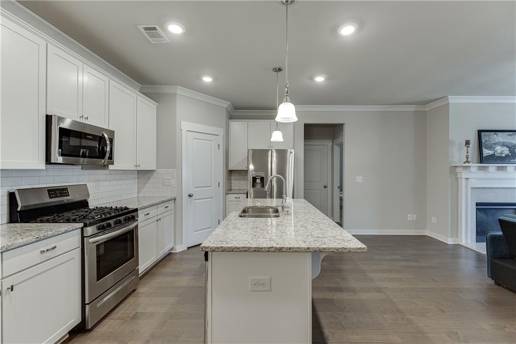 2476 Rathburn Circle Loganville, GA 30052 - Photo 11 of 35