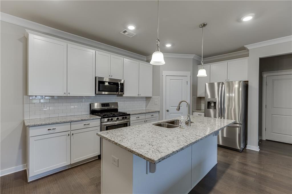 2476 Rathburn Circle Loganville, GA 30052 - Photo 10 of 35