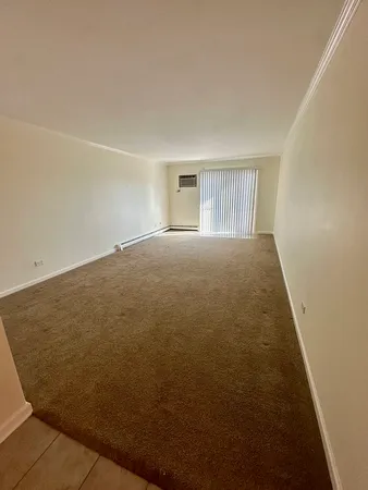 $2,000 | 2331 Ogden Avenue, Unit 4, Downers Grove, IL 60515