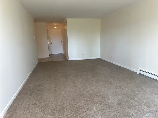 $2,000 | 2331 Ogden Avenue, Unit 4, Downers Grove, IL 60515