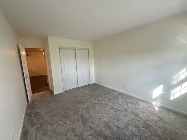 $2,000 | 2331 Ogden Avenue, Unit 4, Downers Grove, IL 60515