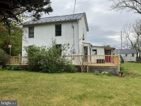 $2,300 | 6774 Leeds Manor Road, Marshall, VA 20115