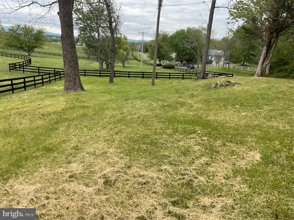 $2,300 | 6774 Leeds Manor Road, Marshall, VA 20115