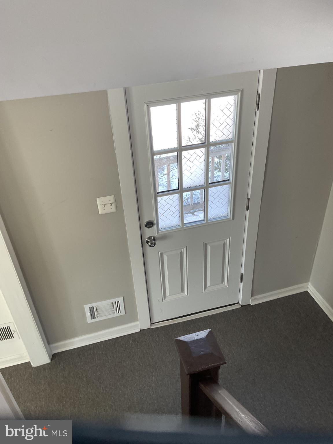 6774 Leeds Manor Road Marshall, VA 20115 - Photo 2 of 17 Inviting entryway with natural light.