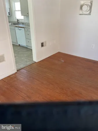 $2,500 | 6774 Leeds Manor Road, Marshall, VA 20115