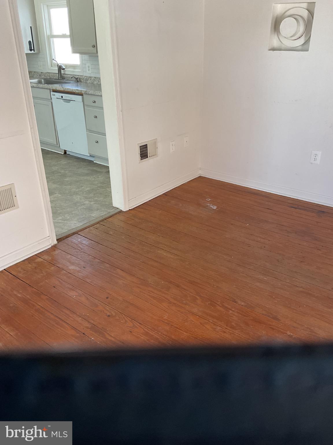 6774 Leeds Manor Road Marshall, VA 20115 - Photo 8 of 17 Bright, airy space with rustic charm.