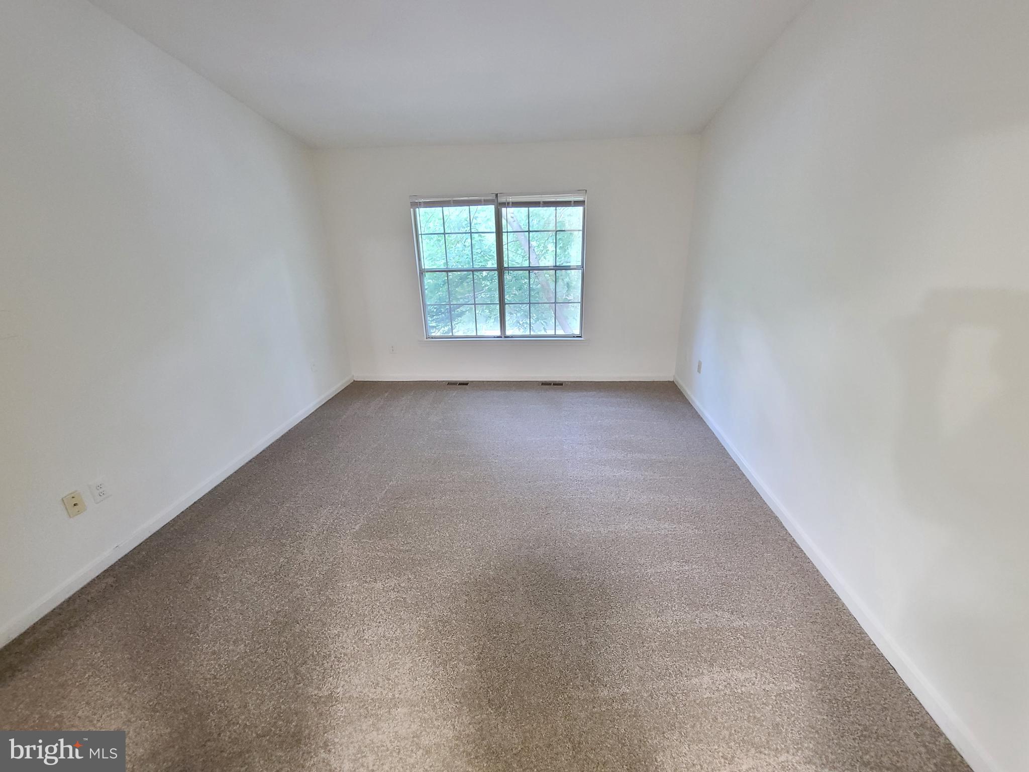 1427 Casino Circle Silver Spring, MD 20906 - Photo 19 of 34 an empty room with windows