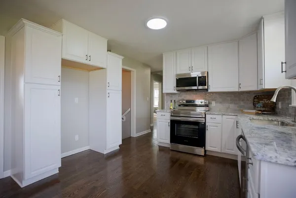 $480,000 | 12301 East 233rd Street, Peculiar, MO 64078