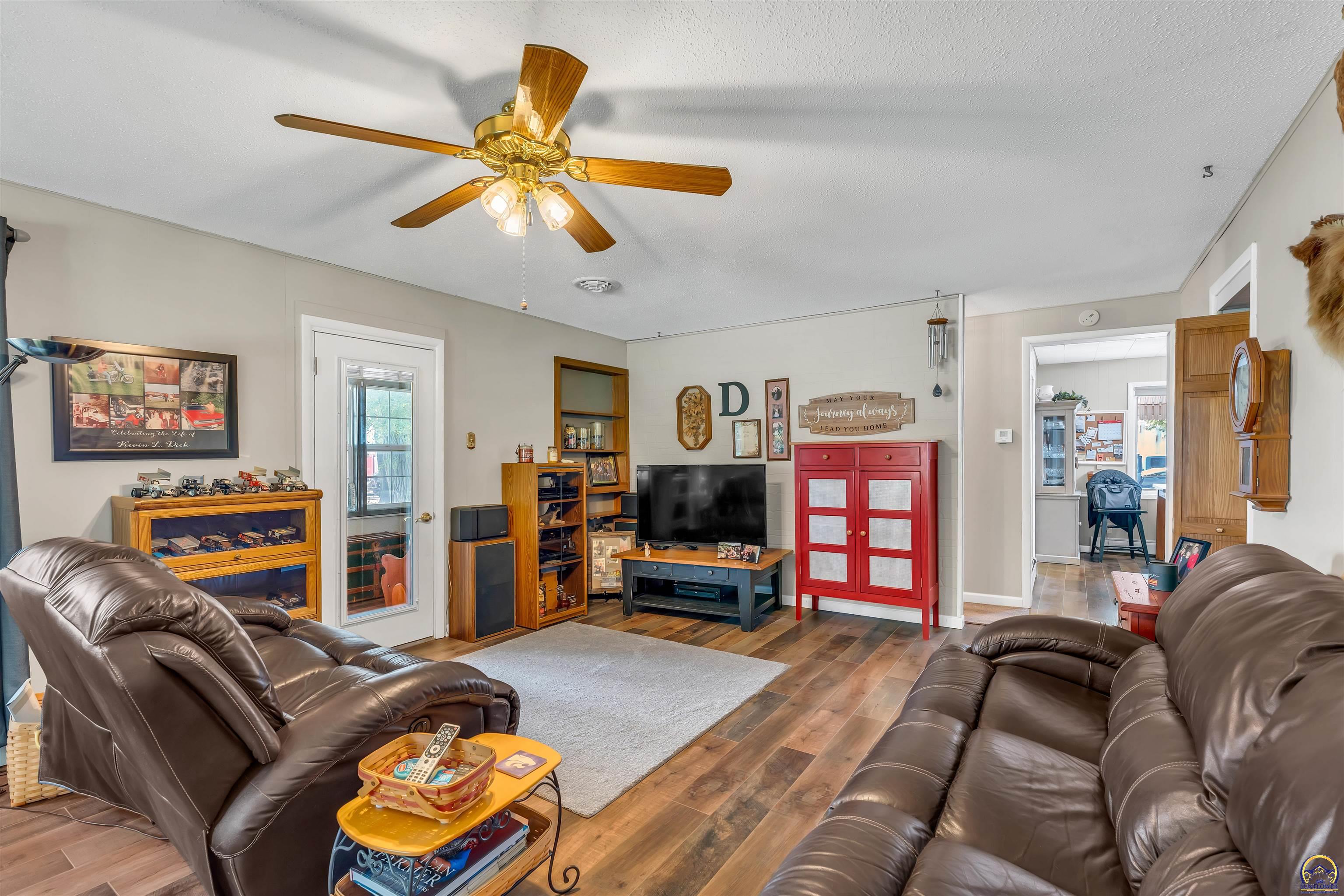 6521 Northwest Hall Road Rossville, KS 66533 - Photo 16 of 33